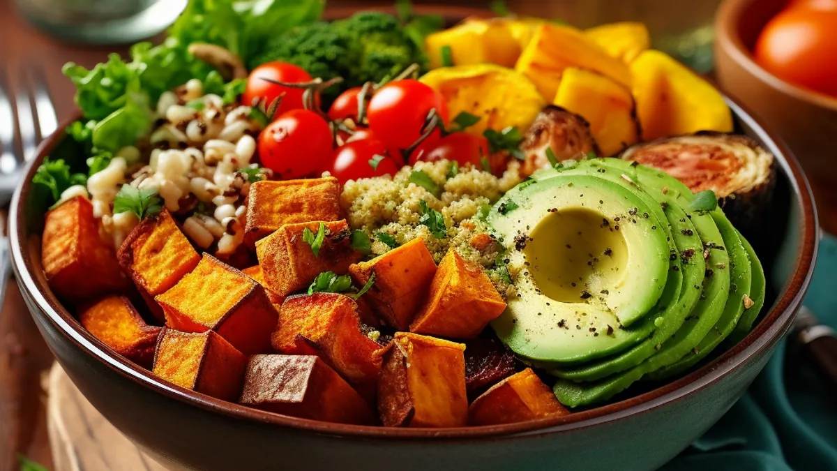 Quinoa-Bowl mit geröstetem Gemüse